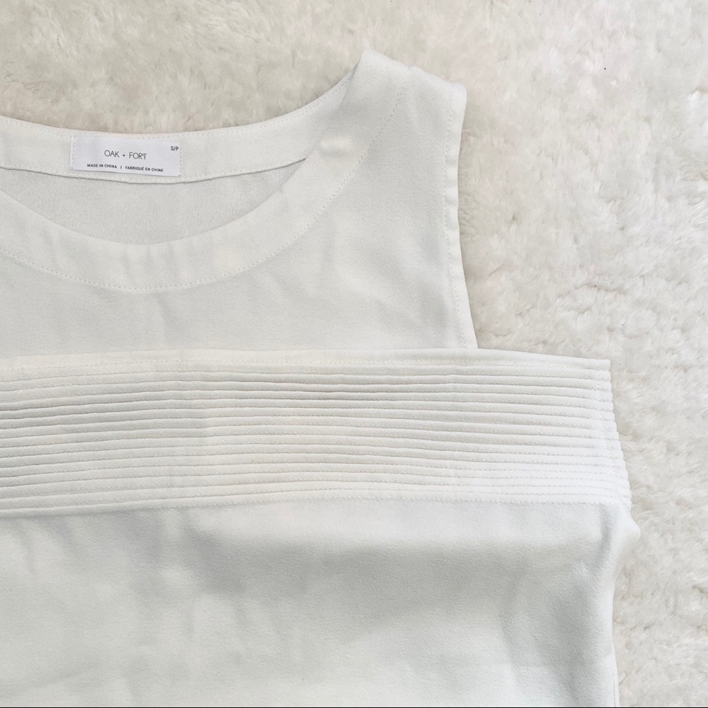 New Oak and Fort white tank top !